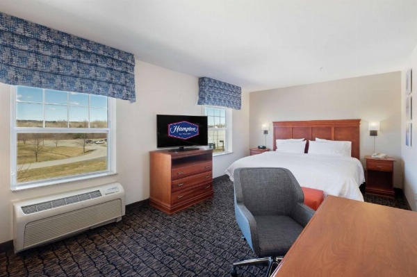 Hampton Inn By Hilton & Suites Rockland image 25